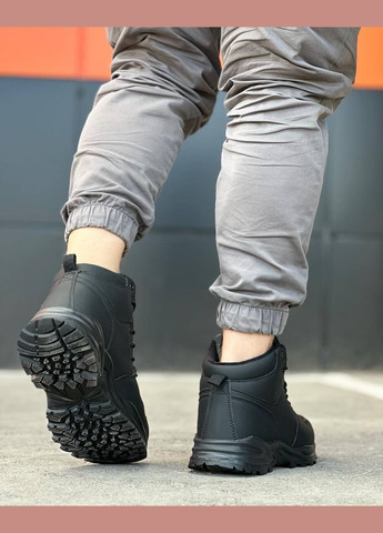 Черные зимние ботинки Vakko