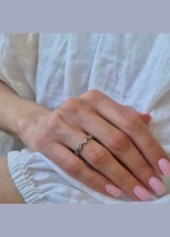 Срібна каблучка Зігзаг з Білими каменями розмір срібло 925 проби Родоване 1426к 1.23г No Brand (329900836)