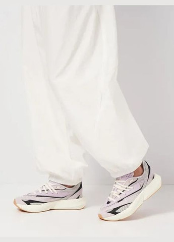 Кросівки Lightblaze Ice Lavender/Silver Metallic/Core Black adidas світло-рожеві всесезони (346243733)