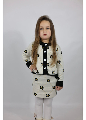 Бежевий повсякденний демісезонний теплий костюм для дівчаток: светр і спідниця з ромашками на гудзиках, бежевий No Brand