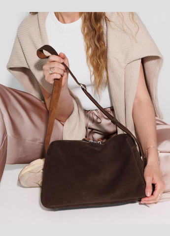 Жіноча сумка із замшевою обробкою з натуральної шкіри з внутрішньою кишенею шоколадна «Отем» WeLassie (337165423)