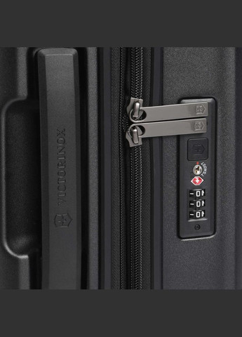 Валіза AIROX Advanced Black Середня Vt612589 Victorinox (372665803)