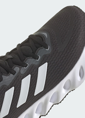 Чорні всесезон бігові кросівки switch run adidas