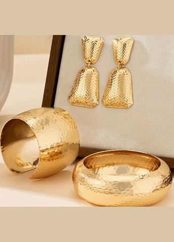 Комплект акцентной бижутерии два браслета и сережки No Brand (327274136)