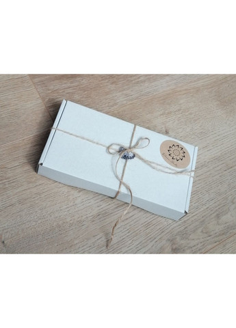 Мини/Авто-ловец снов бело-серый с перьями петуха. Оберег-подвеска в машину. Амулет на зеркало заднего вида Dream Studio (363057478)