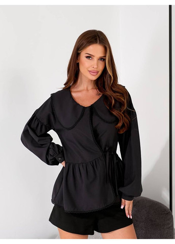 Чорна жіноча блузка з відкладним коміром-бантом та об'ємними рукавами MonCher