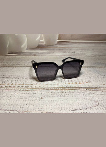 Очки женские солнцезащитные черного цвета формы квадрат LIGHT (315889432)