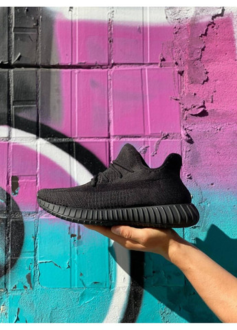 КРОСІВКИ ЖІНОЧІ ADIDAS YEEZY BOOST 350 V2 BLACK АДІДАС ІЗІ БУСТ No Brand чорні демісезони (368861845)