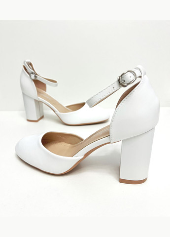 Белоснежные женские белые босоножки закрытые Kanuchun с ремешком