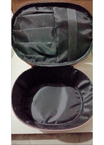 Вместительная водонепроницаемая косметичка бочонок белого цвета с символикой бренда Michael Kors No Brand (316580406)