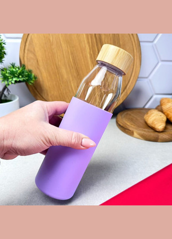 Скляна пляшка для напоїв 500 мл у силіконовому чохлі Бузкова Kamille (358932216)