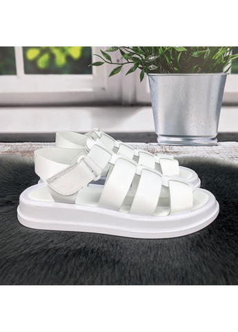 Белые босоножки женские кожаные на низком ходу AMIR на липучке