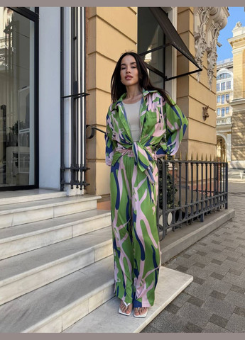 Женский летний костюм двойка с принтом: рубашка и брюки свободного кроя. MonCher (335013856)