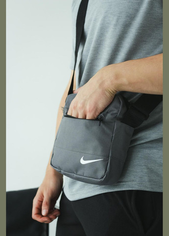 Барсетка сіра маленька, біле лого No Brand (329203558)