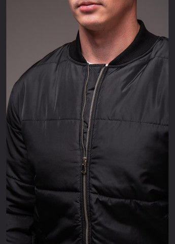 Чорна демісезонна утеплений бомбер Vakko