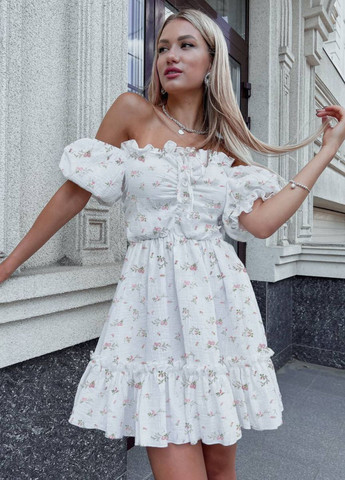 Светло-розовое повседневный изысканное легкое летнее мини платье с цветочным узором, короткими рукавами фонарик и рюшами. Tik-Tak с цветочным принтом
