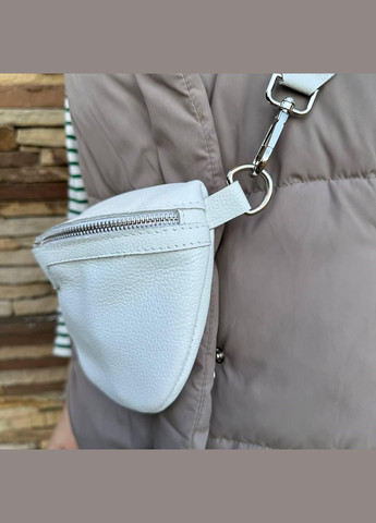 Шкіряна жіноча сумка нагрудна бананка з натуральної шкіри Білий No Brand (298998094)