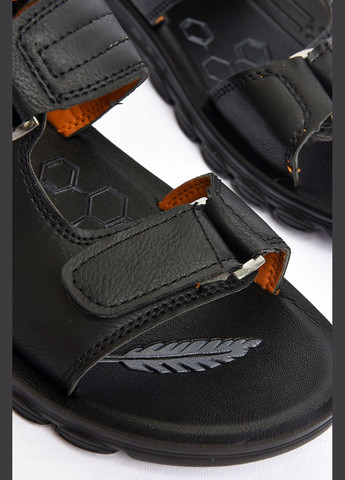 Шльопанці підліткові для хлопчика чорного кольору Let's Shop (327215293)