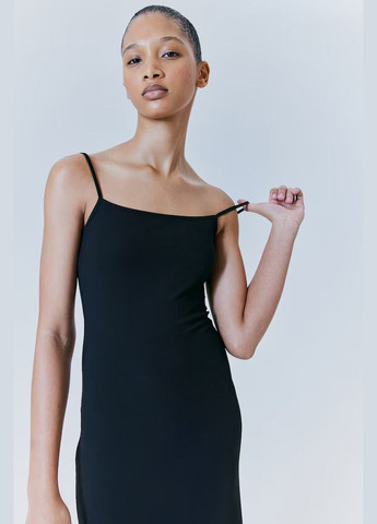 Черное платье H&M однотонное