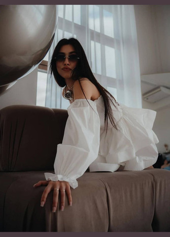 Білий святковий жіноча міні-сукня з відкритими плечима, об'ємними рукавами та пишною спідницею з відкритими плечима MonCher