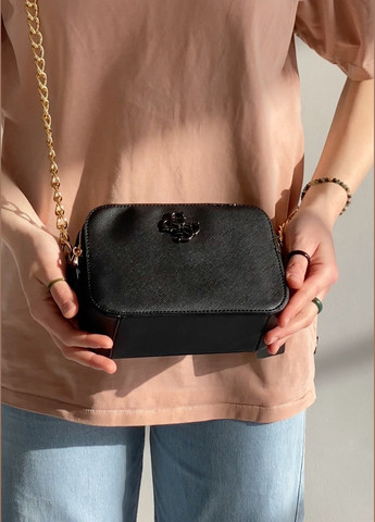 Жіноча прямокутна сумка крос-боді на ланцюжку GUESS чорна No Brand (292577604)