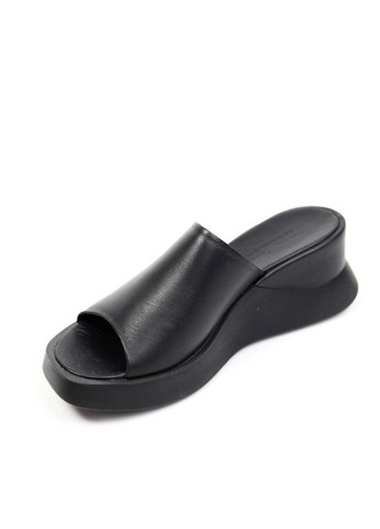 Черные шлепанци Benito