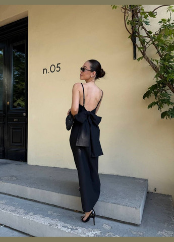 Чорна красива чорна сукня з великим бантом позаду натуральної тканини (льон), сукня з відкритим декольте. No Brand однотонна