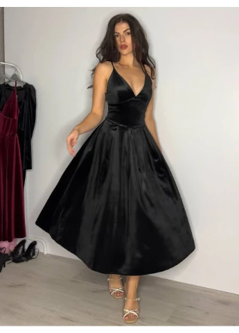Чорна вечірня оксамитова сукня на бретельках Fashion