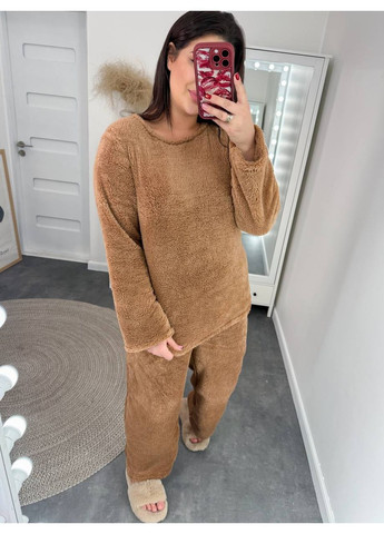 Темно-бежевая теплая махровая пижама Osoblyva