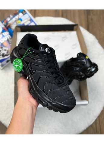 Черные летние кроссовки nike air max plus tn black найк аир макс тн плюс No Brand
