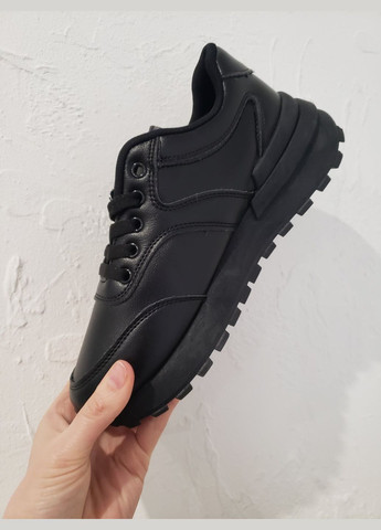 Черные демисезонные кроссовки черные кожаные No Brand