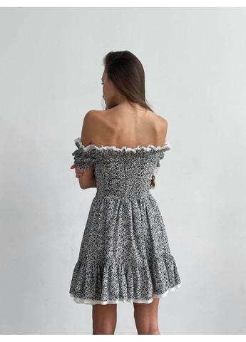 Чорна сукня шифонова katrin mini з квітковим принтом колір чорно-білий milirud