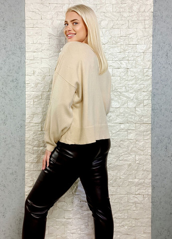 Бежевий зимовий светр джемпер OOTD декорований квітковою аплікациєю