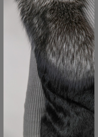 Жилетка из меха кролика с чернобуркой Chicly Furs (290665115)