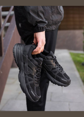 Черные всесезонные кроссовки Vakko Nike V2K Runtekk Black