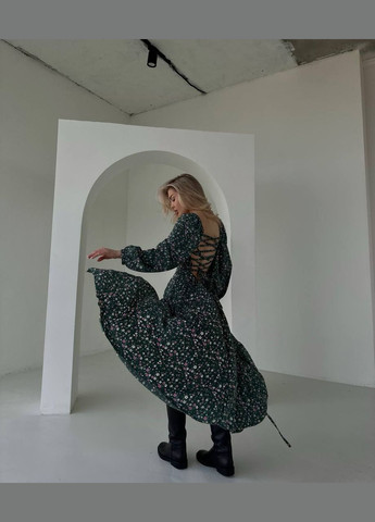 Зеленое зеленое платье из софта со цветочным принтом и открым декольте, платье с разрезом на ноге и открытой спиной на завязках No Brand