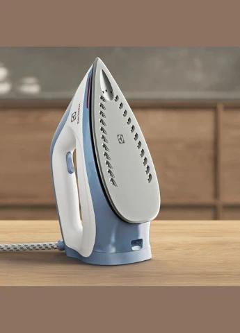 Парова станція E5ST1-2DB 2400 Вт Electrolux (381686470)