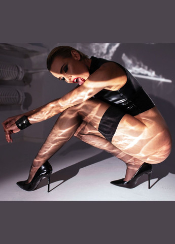 Чёрный топ f324 glam, black, халтер, на молнии, виниловые вставки, воротник-стойка - cherrylove Noir Handmade полиэстер, эластан