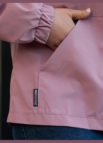 Рожева жіноча ветровка з капюшоном колір пудра р.46/48 454647 New Trend