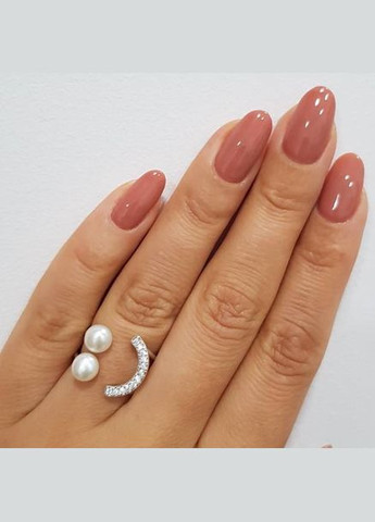 Каблучка срібна Посмішка з двома перлинами та білими фіанітами Каштан (342335355)