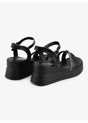 Черные женские босоножки 1101195 Renzoni с ремешком