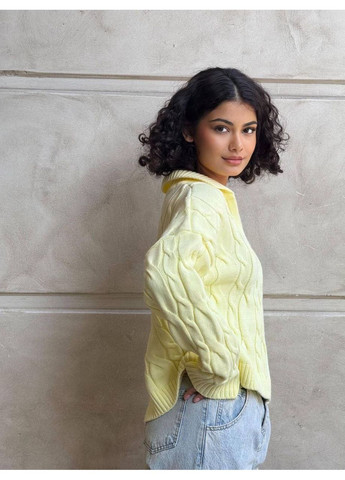 Світло-жовтий демісезонний жіночий в'язаний светр оверсайз з коміром поло MonCher