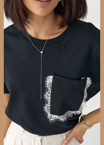 Однотонна футболка з накладною кишенею - чорний колір Lurex - (330988959)