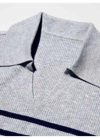 Серый демисезонный пуловер пуловер Uniqlo