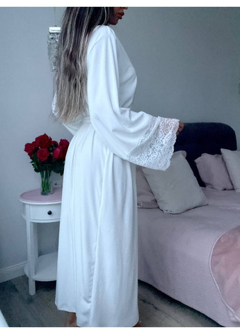 Халат женский велюровый длинный с кружевом. No Brand (370185561)