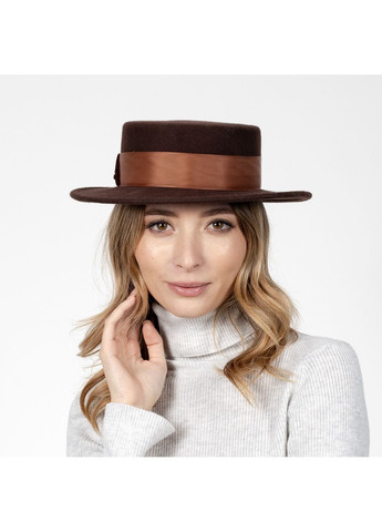 Капелюх канотьє жіночий зі стрічкою фетр коричневий ДЕЙЗІ LuckyLOOK 653-246 (322792726)