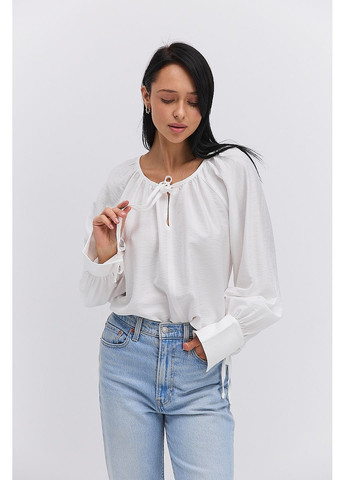 Молочная женская блузка черная с высокими манжетами на завязках Arjen