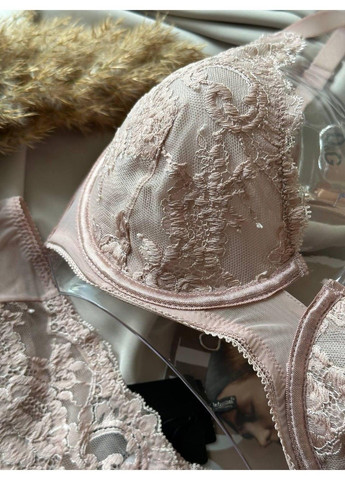 Пудровий жіноча нижня білизна комплект трусики+бюстгальтер пудровий Acousma