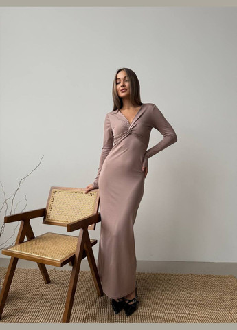 Коричнева стильна сукня максі з гарним вирізом Luna