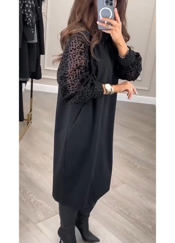 Черное кэжуал женское платье меди с акцентными рукавами MonCher